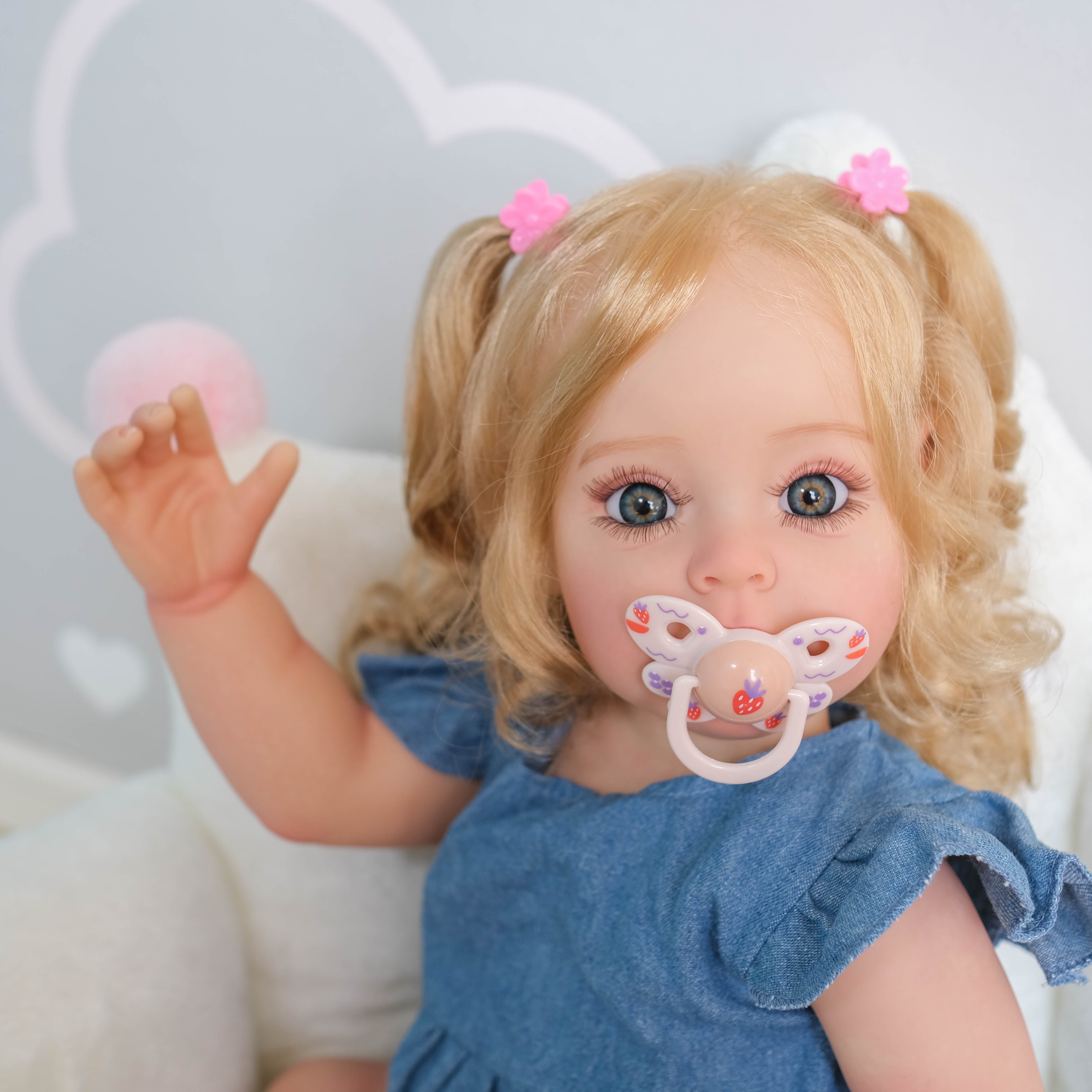 Bambola Reborn in Silicone Completa Lina – 55 cm, con Suono detail image 4
