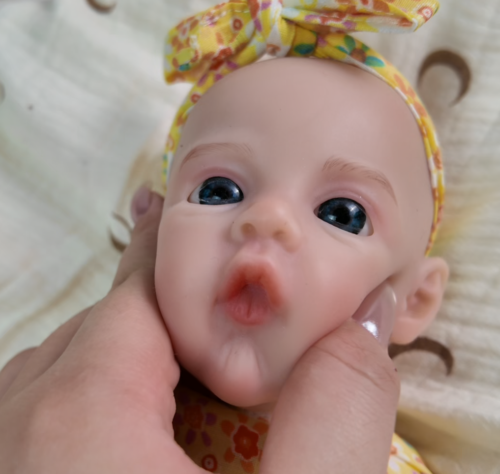 Bambola Reborn in Silicone Pieno Itziar – 30 cm, con Suono detail image 9