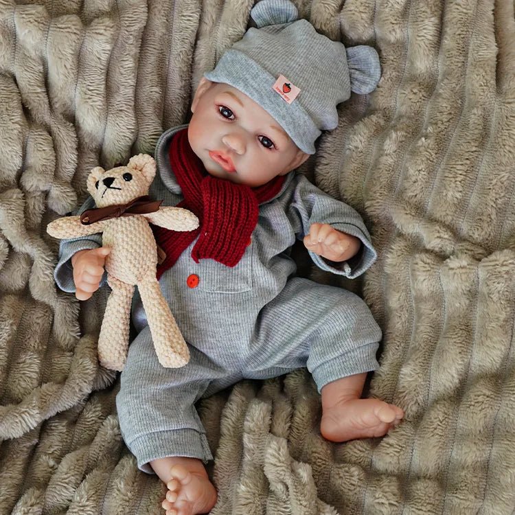 Body gris con gorro y bufanda para reborn detail image 1