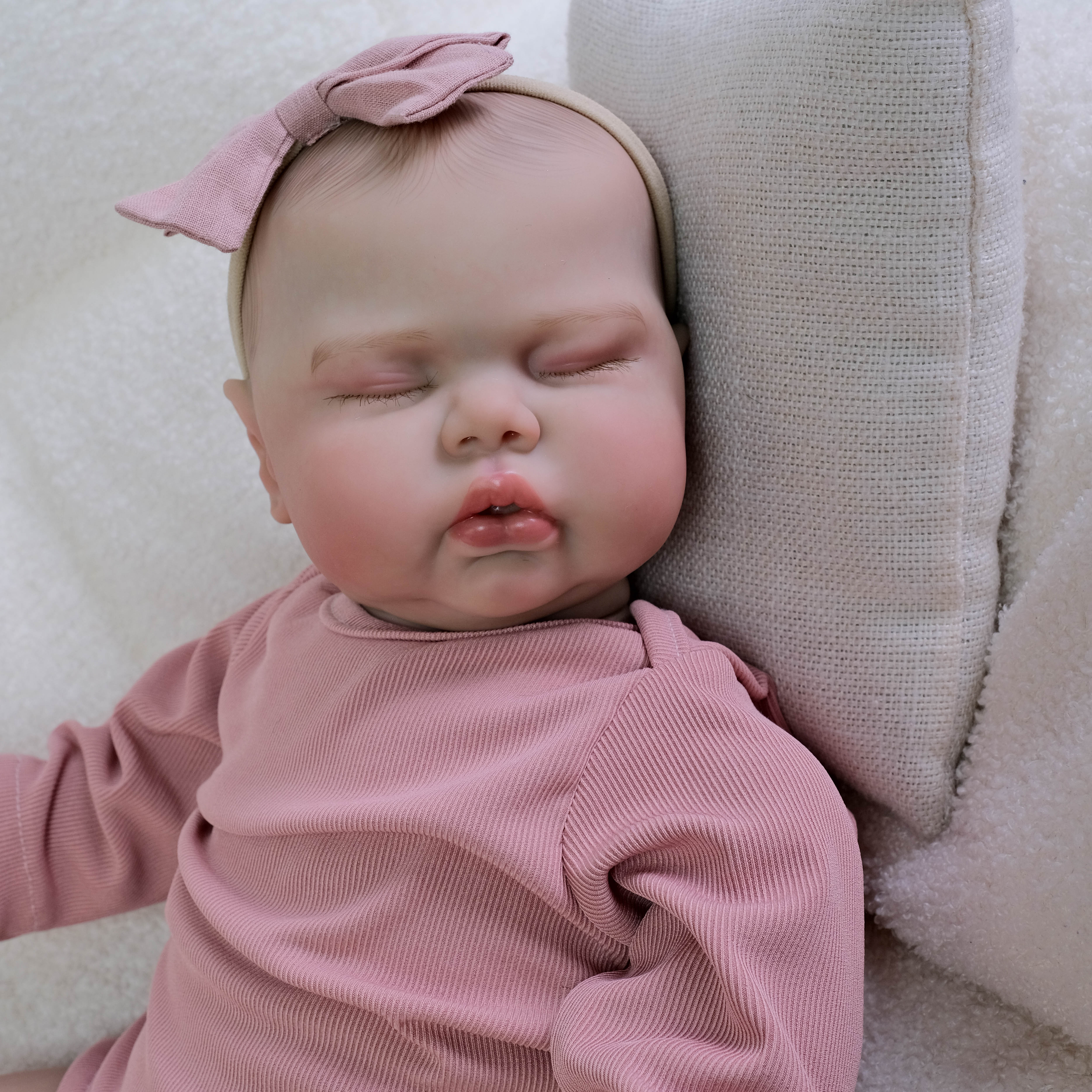 Bambola Reborn Camilo – 48 cm detail image 10