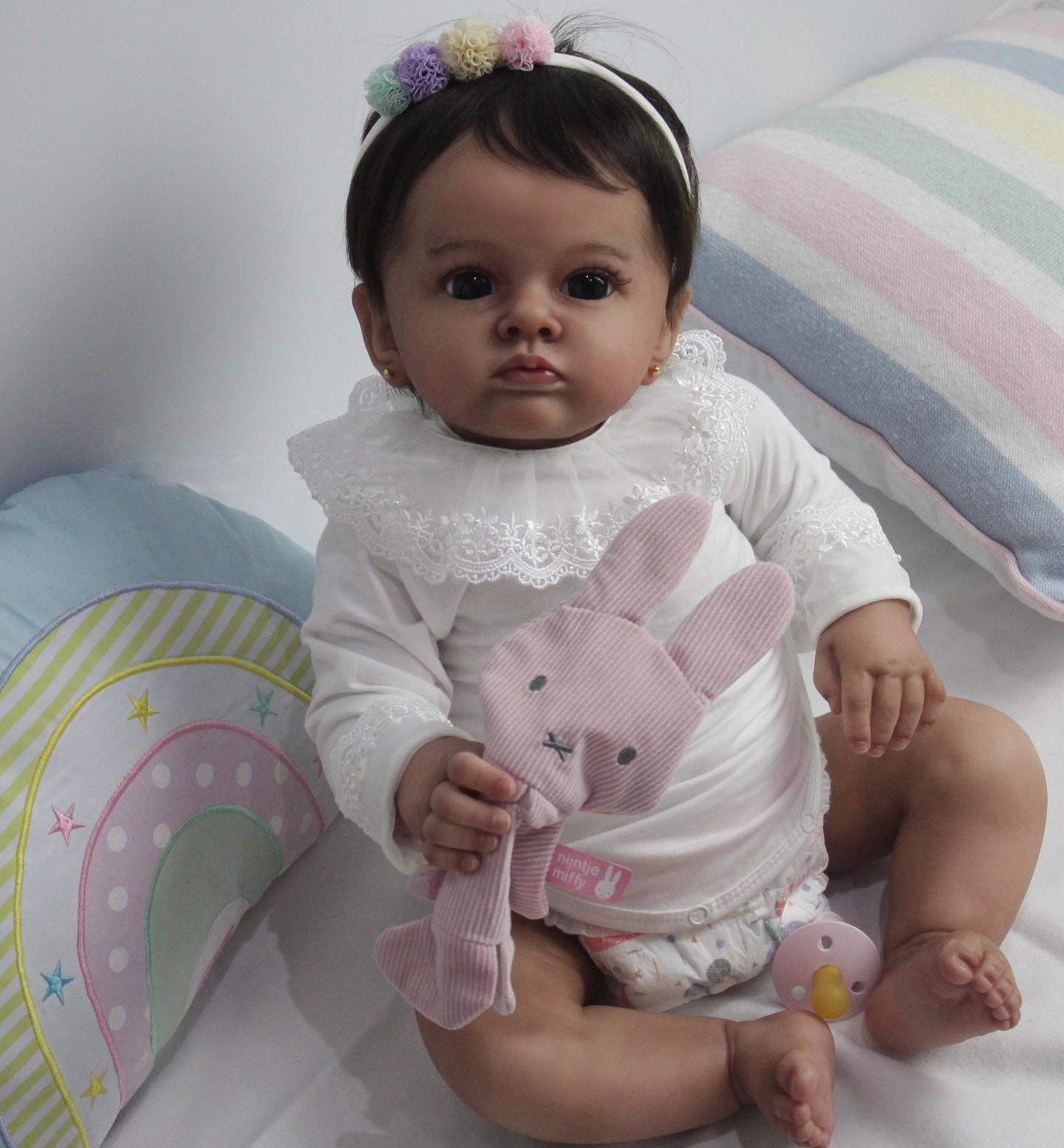 Bambola Reborn Ibai 58 cm con suono - pelle scura