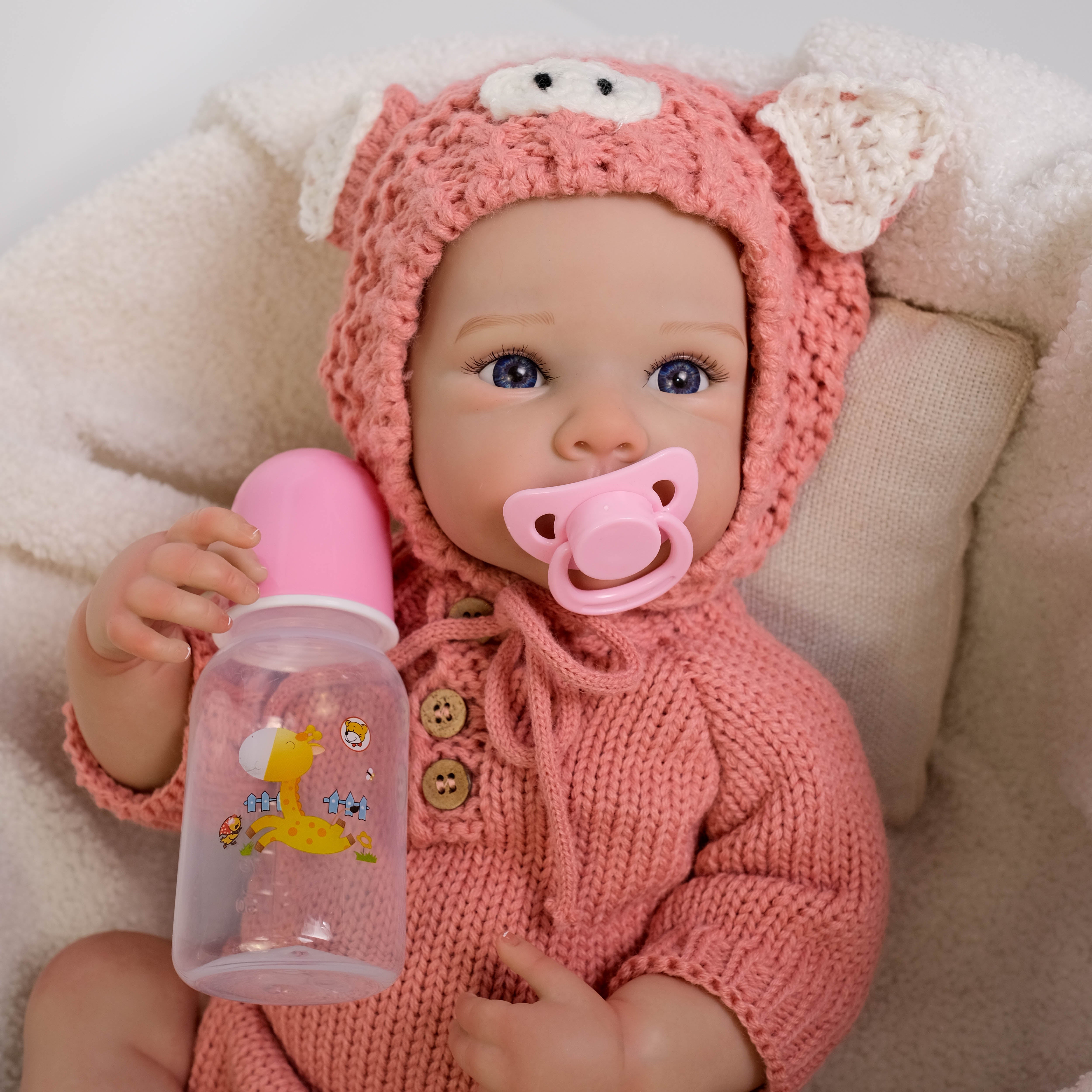 Bambola Reborn Estela in Silicone – 45 cm detail image 3