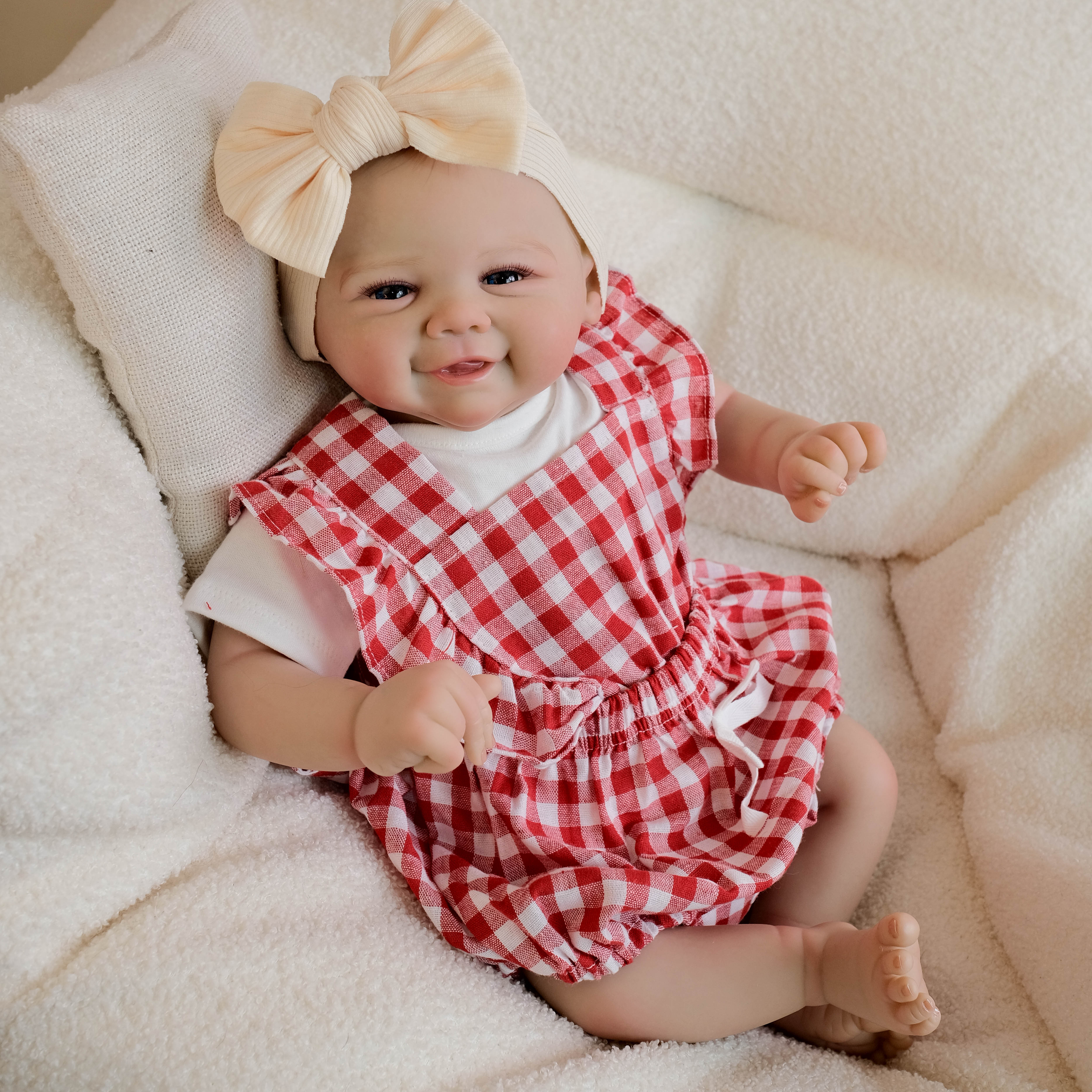 Lalka Reborn Winylowa Laura – 48 cm detail image 6
