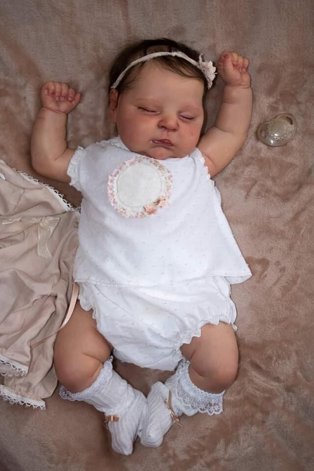 Bébé Reborn en Vinyle Evelia – 50 cm