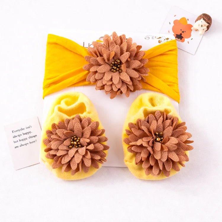 Diadema y calcetines florales para bebé reborn detail image 2