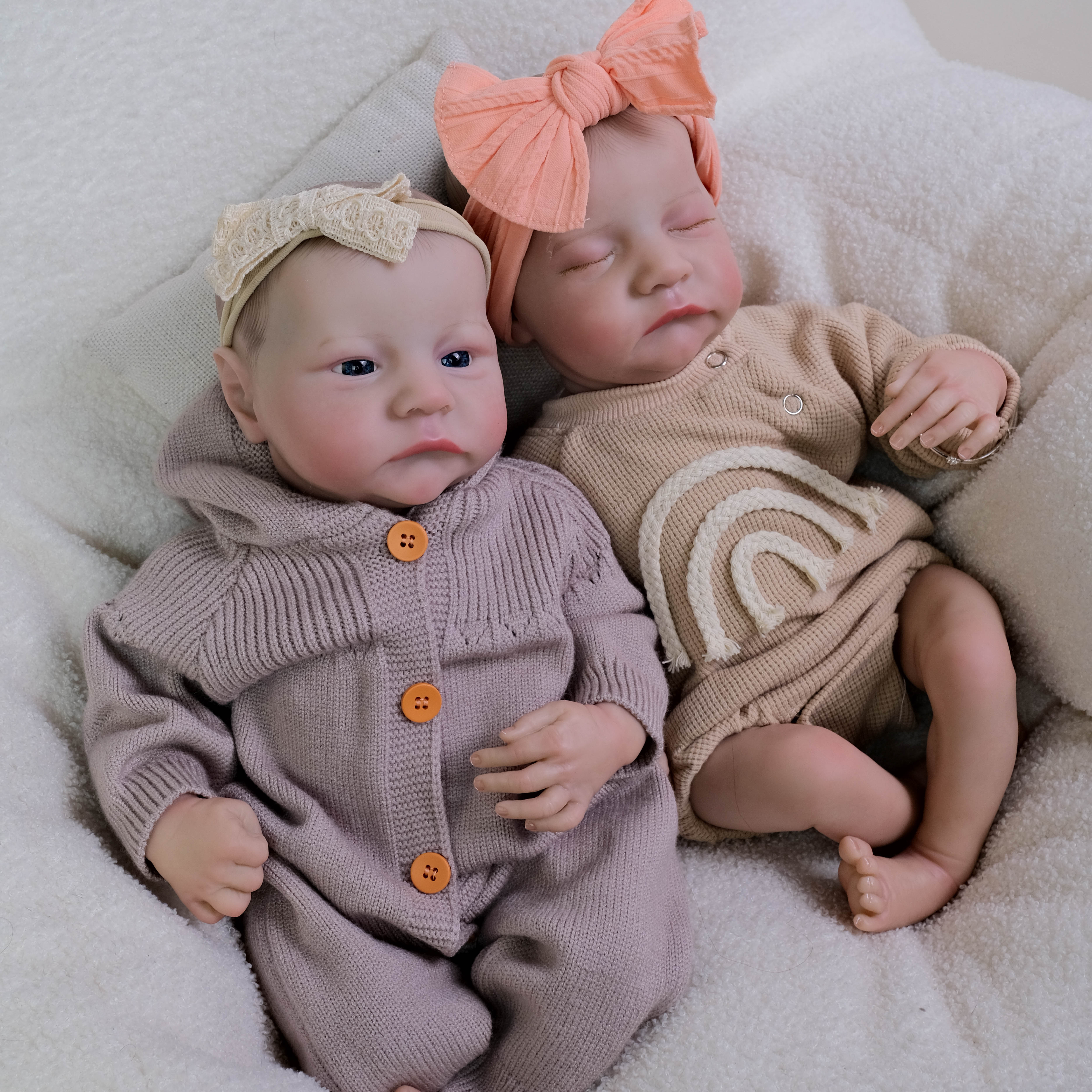 Bambole Reborn Gemelli in Vinile Gonzalo e Lía – 48 cm detail image 7
