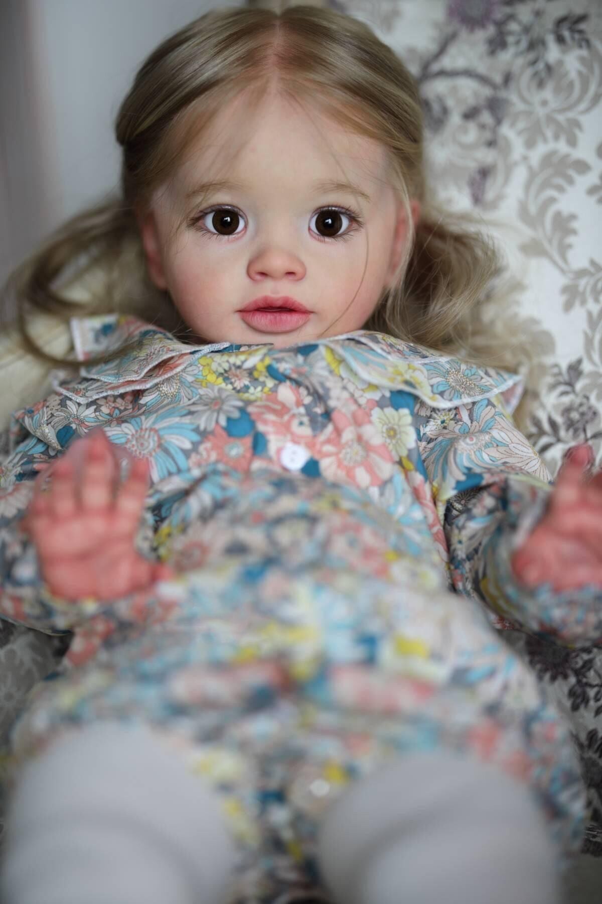 Bébé Reborn en Silicone Carmiña – 65 cm, avec Son detail image 3