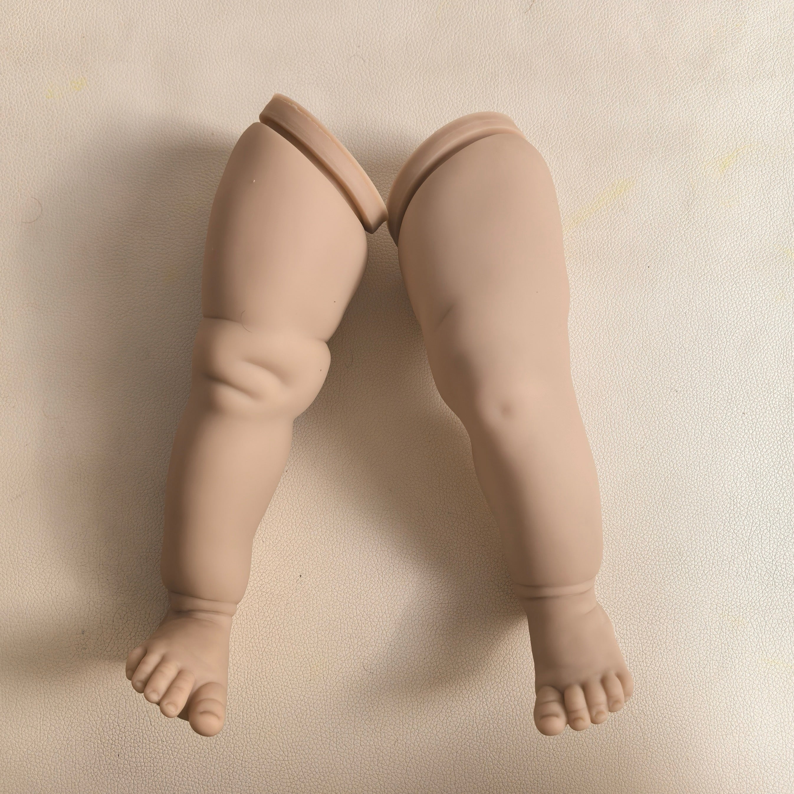 Bambola Reborn in Vinile Miriam – 65 cm, con Suono detail image 3