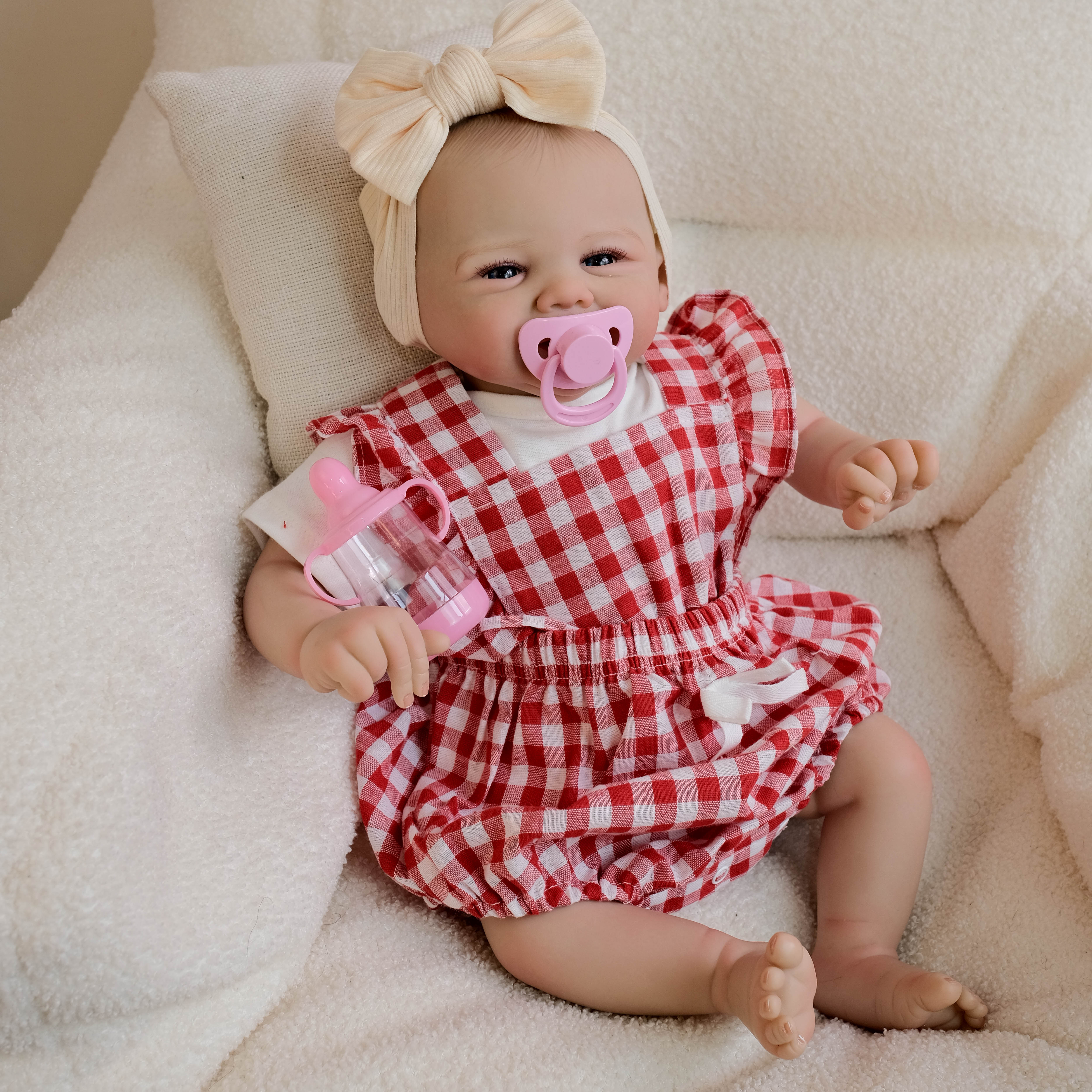 Lalka Reborn Winylowa Laura – 48 cm detail image 1