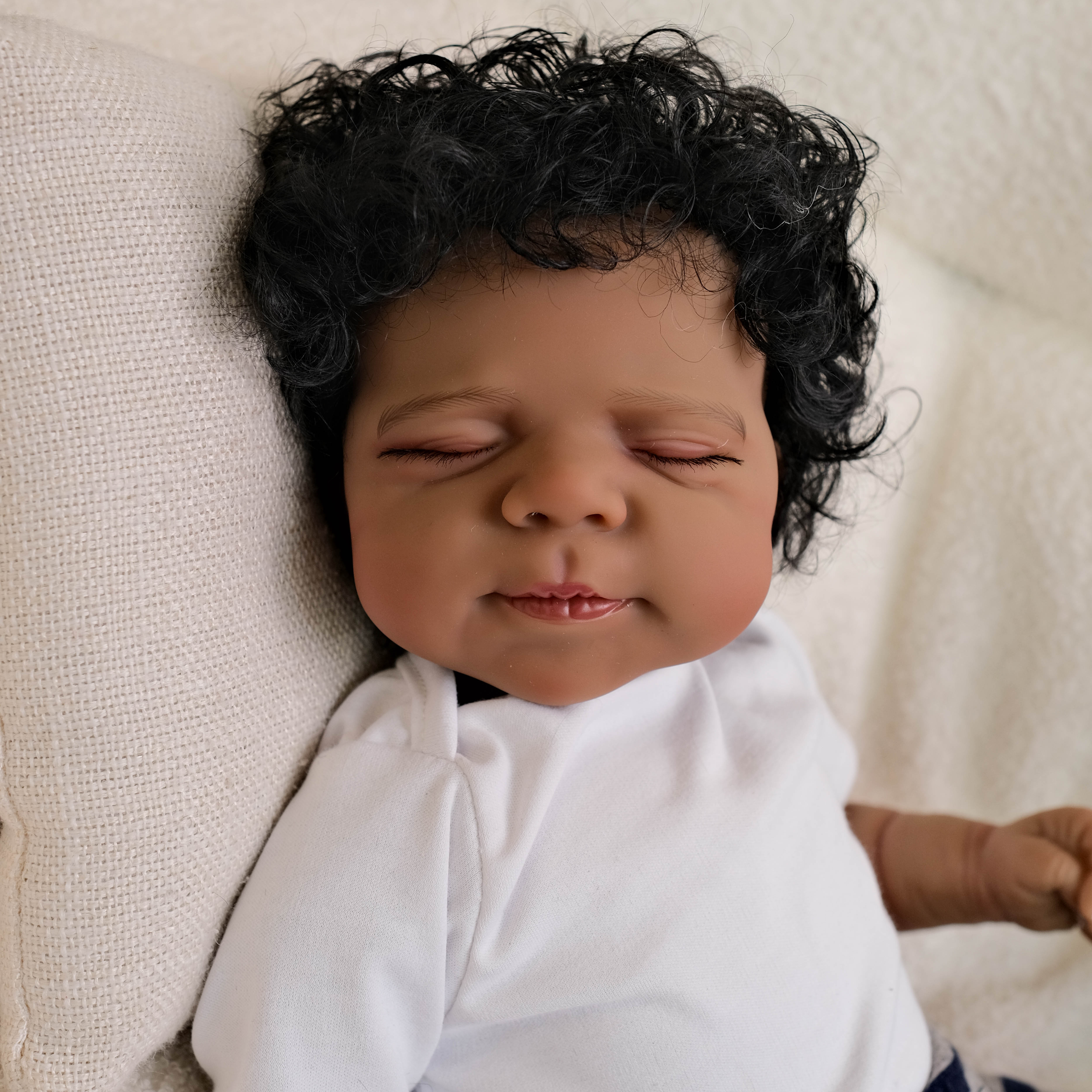 Bebé Reborn de Vinilo Ximena – 48 cm, Pelo Implantado detail image 2