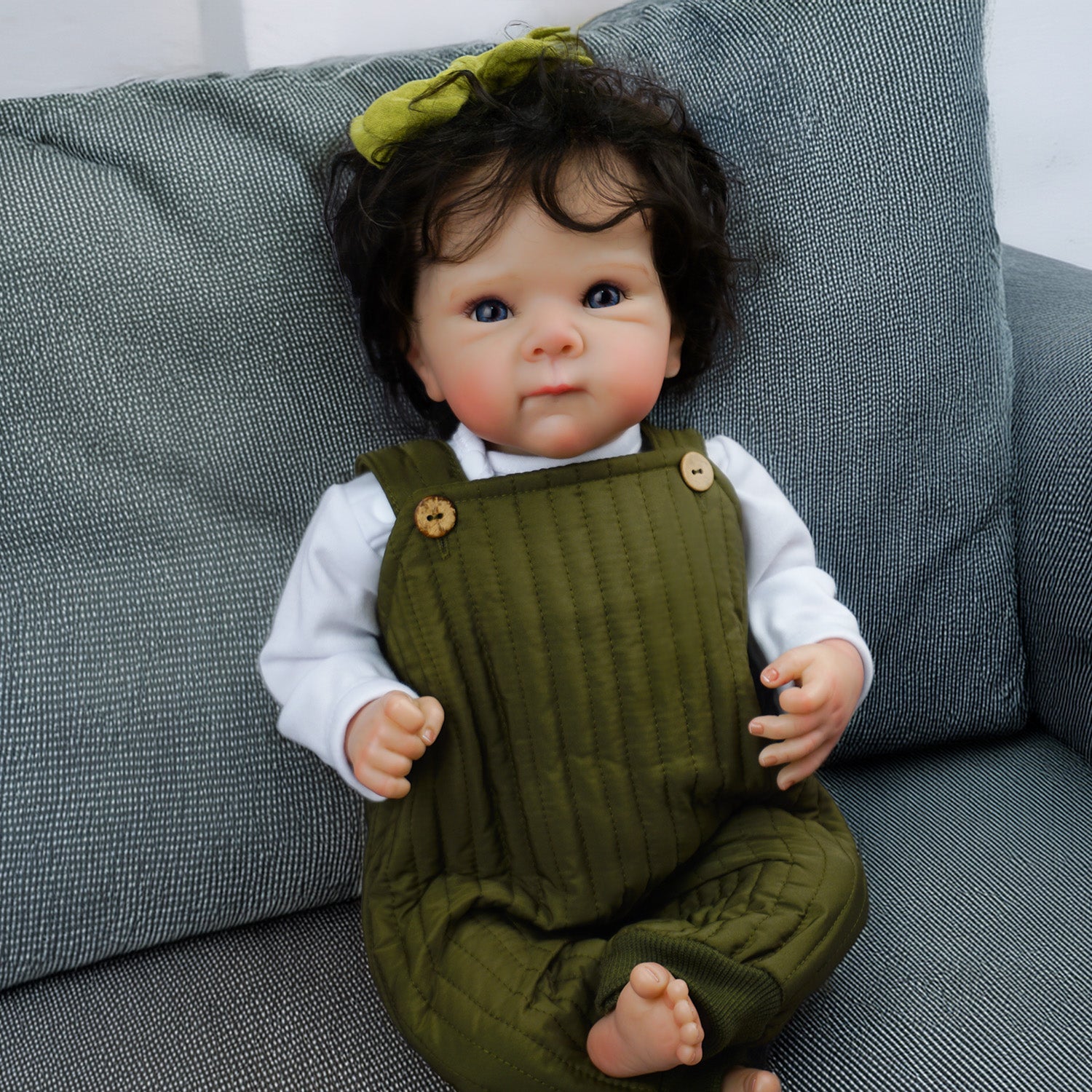 Lalka Reborn Winylowa Pilar – 45 cm, z Dźwiękiem i Wszczepionymi Włosami detail image 5